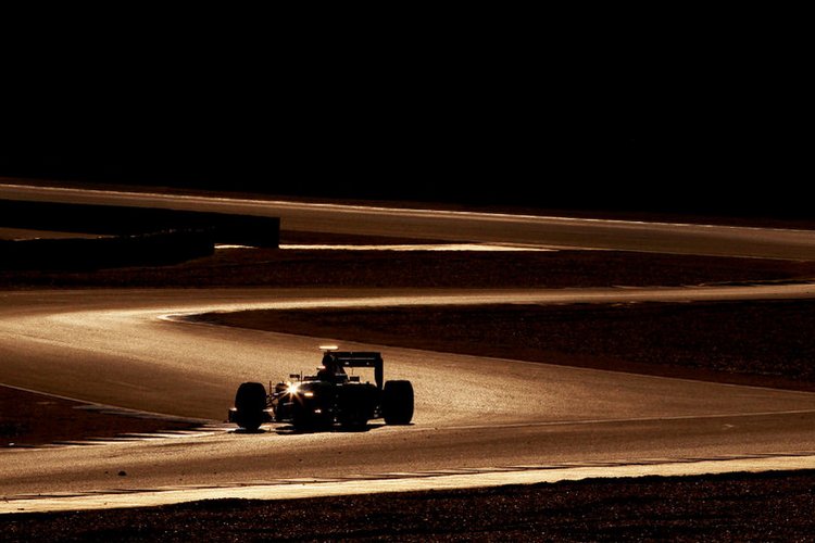 formula-1-spain-spanish-test-testing-action-jerez-sunset-low-light_3258457