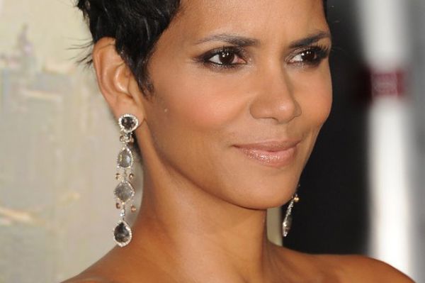 Kitaláljátok, hány éves ma Halle Berry?