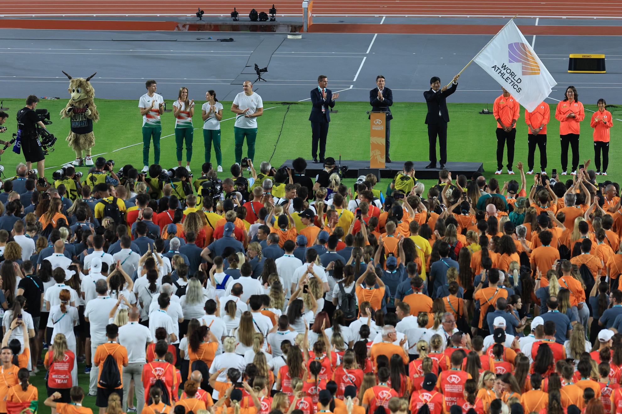 femke bol parades futasaval hollandia a noi 4x400 as bajnok