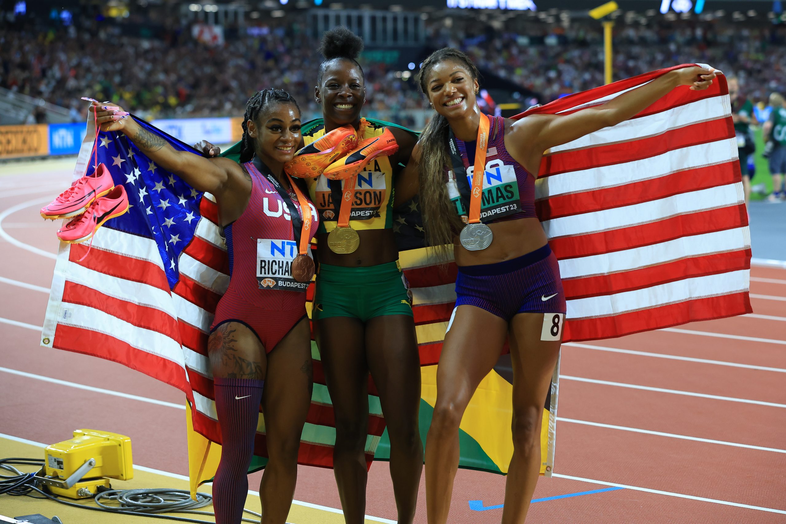 shericka jackson es noah lyles paradezott 200 on rojas utolso kiserletevel nyert scaled