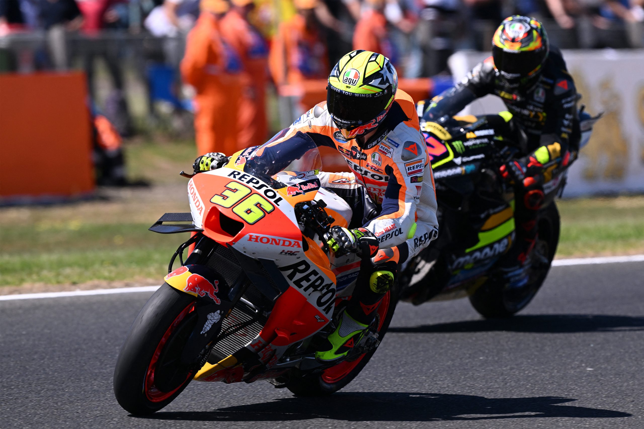 egy nappal korabban lesz a motogp futam scaled