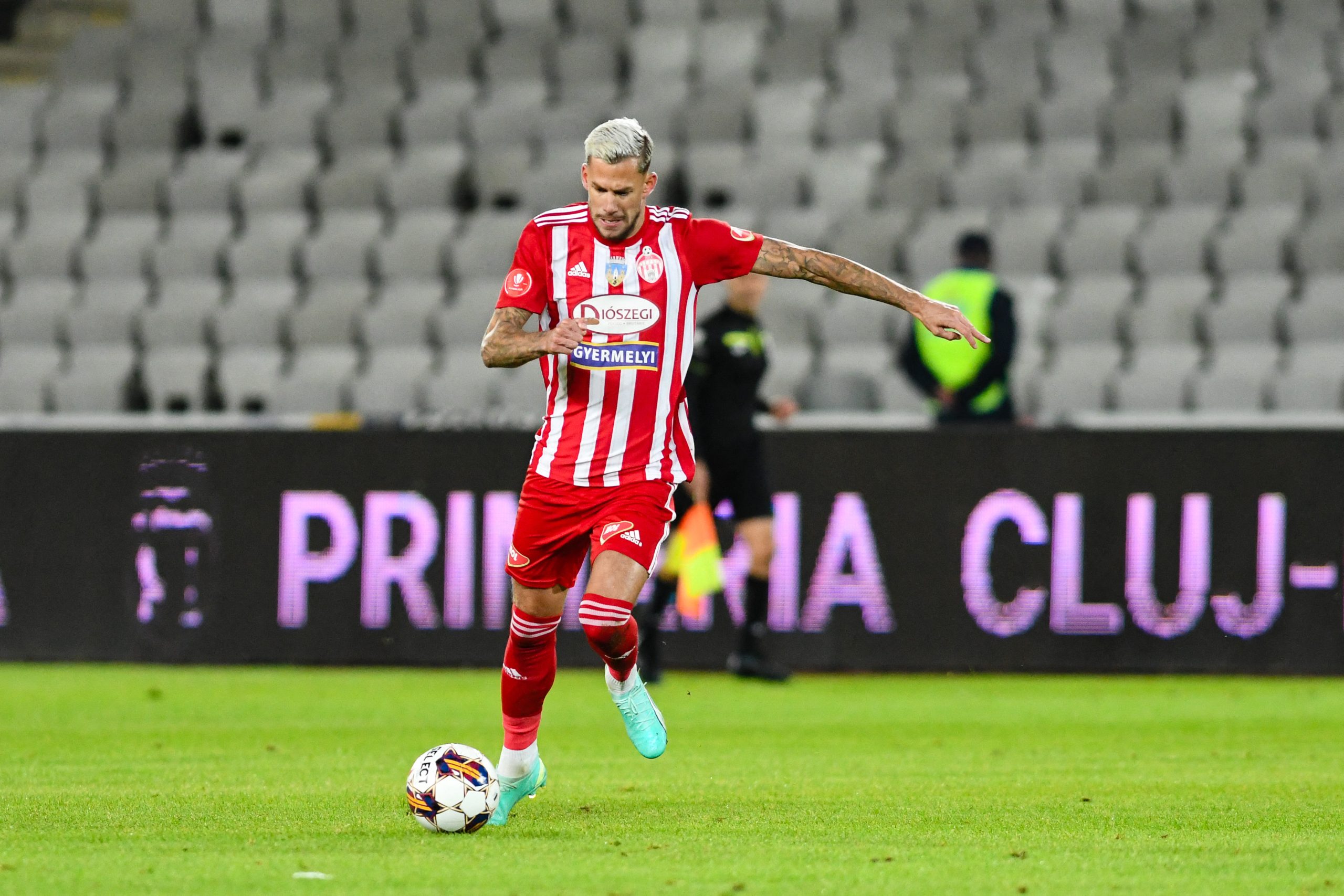 magyar valogatott jatekost vadolt a roman sajto ittas vezetessel csunya bukas lett belole scaled