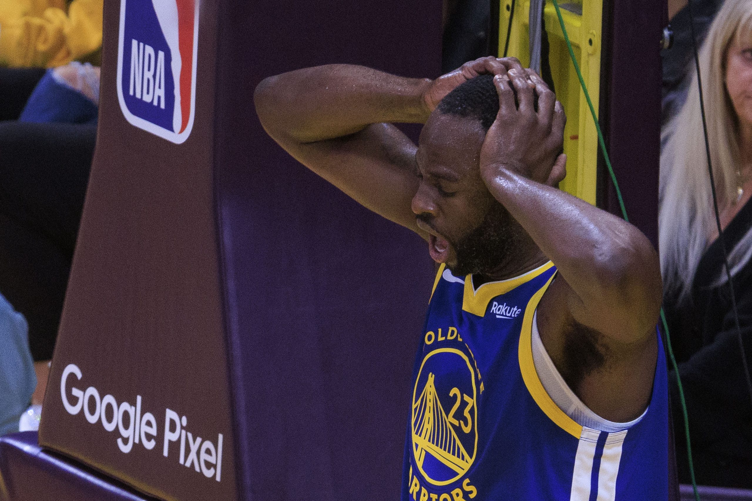 kevessel meguszta az ellenfelet fojtogato nba sztar scaled