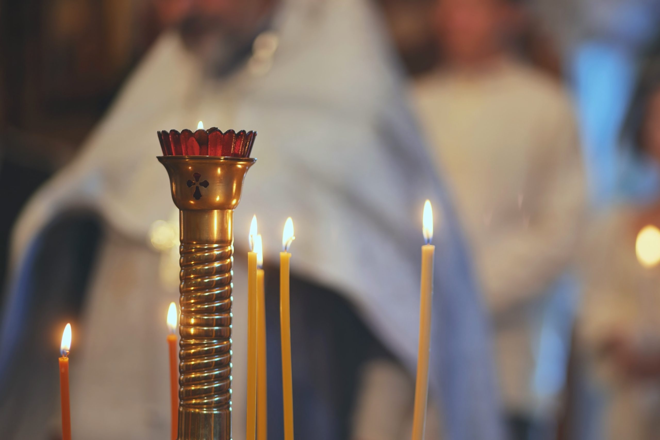 meglepo dolgot tett a palyan egy pap a bajnoki meccsen video scaled