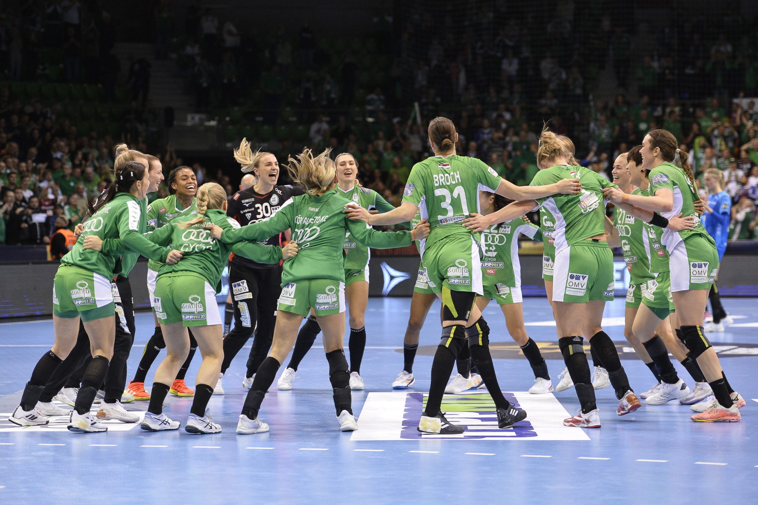 noi kezilabda bl nagyot forditott veretlen maradt a gyor scaled