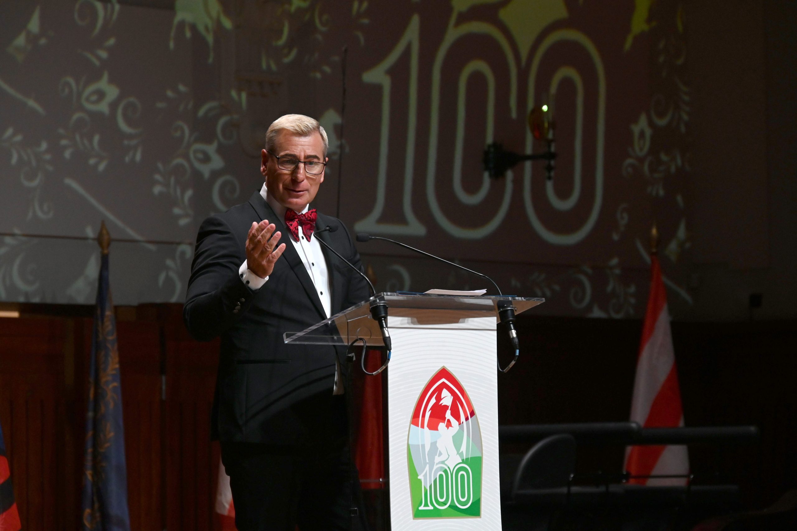 a szazeves magyar lovassport szovetseget unnepeltek a foorsegi lovardaban scaled