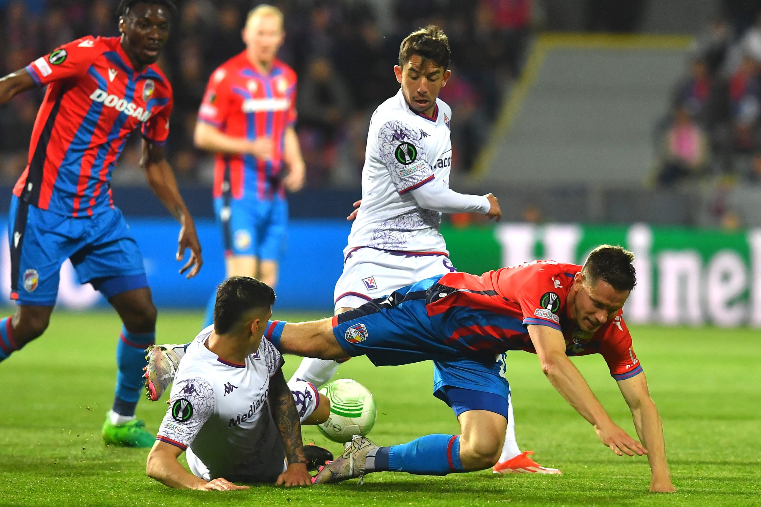 konferencia liga dontetlent jatszott plzenben a tavaly dontos fiorentina scaled