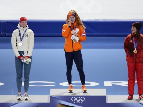 a gyorskorcsolyazo rijpma de jong teljesse tette olimpiai eremkollekciojat