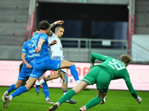 a puskas akademia idegenben mig az ujpest fc odahaza nyert ket gollal