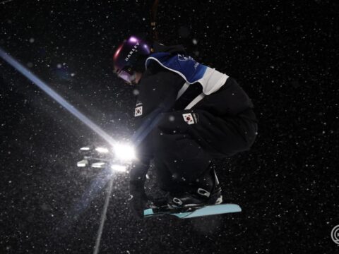 bombameglepetes felcsoben a noi hodeszkasoknal