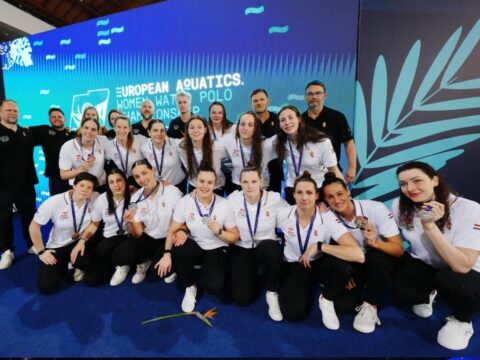 cseh sandor szerint a maximumot nyujtotta a noi vizilabda valogatott