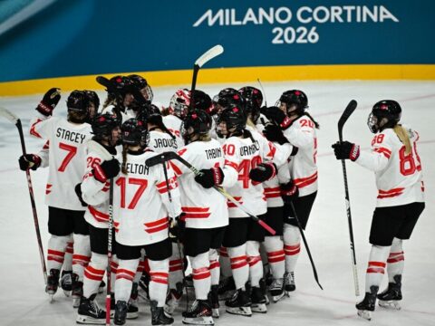 kanada gyozelmevel zarult a noi jegkorongtorna csoportkore