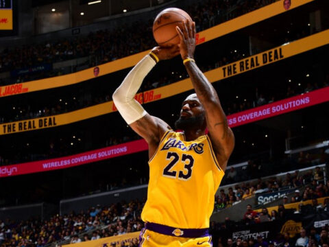 lebron james sporttortenelmet irt