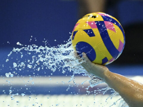 otmeteresekkel gyozott a honved