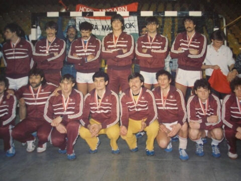 a magyar ferfi kezilabda valogatott zurichben szerzett vilagbajnoki ezustermet