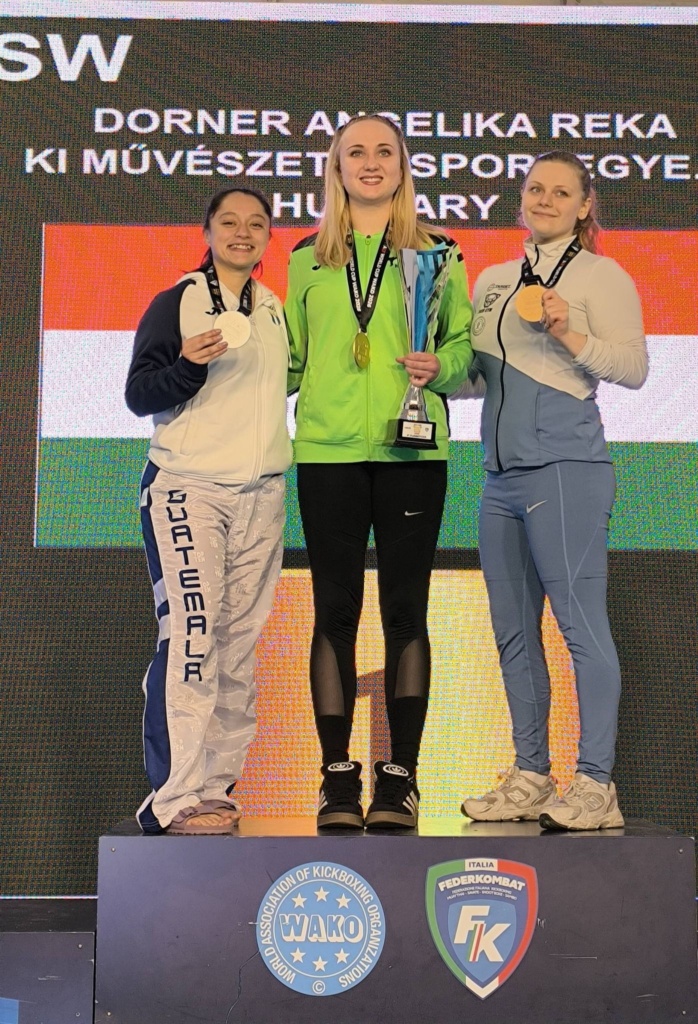 Magyar duplázók az olaszországi kick-box világkupán