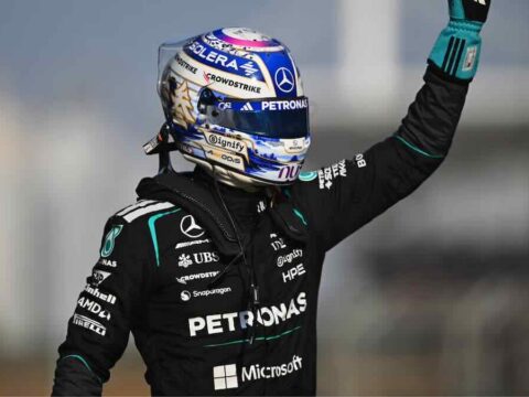 russell rajtolhat az elrol a sprintfutamon