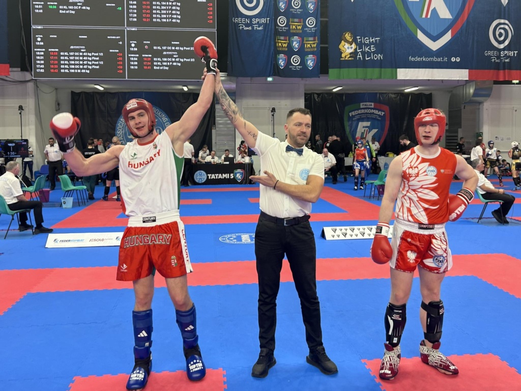 Magyar duplázók az olaszországi kick-box világkupán