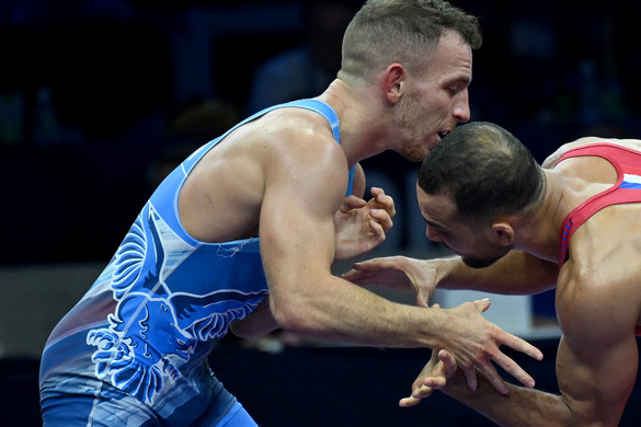 Fritsch aranyért, Takács éremért utazik a birkózó Eb-re