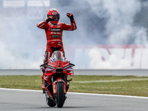 Marc Márquez nyerte a kaotikus spanyol sprintfutamot