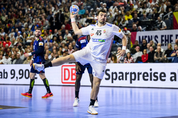 Rosta Miklós visszatér a Szegedre