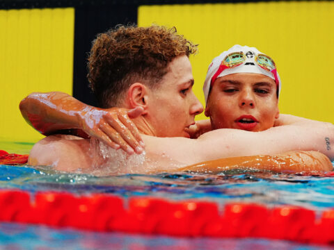 Eb-szintek úszószalagon