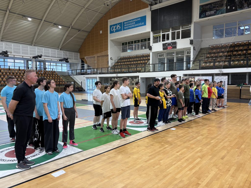 Történelmi pillanat Győrben – Nagy sikerrel debütált az Országos Floor Curling Diákolimpia