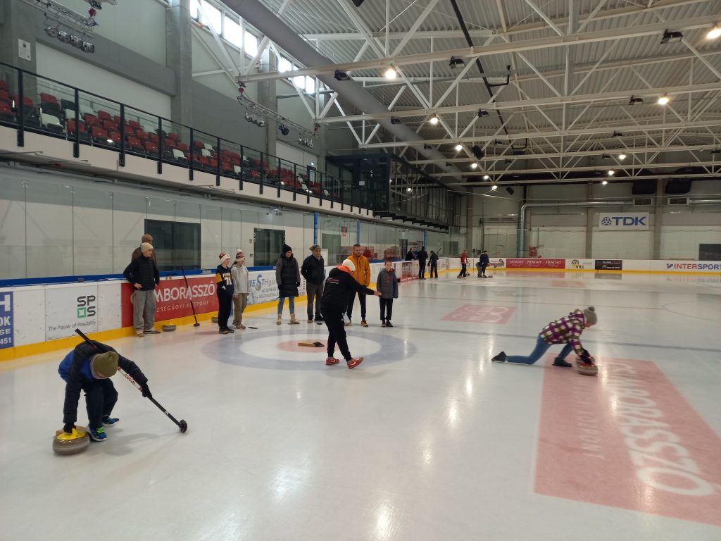 Magyar Curling Napja – országos programsorozattal ünnepelt a sportág
