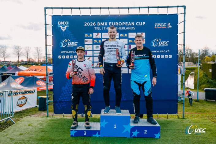 Dupla dobogó és döntős szereplések Tielben