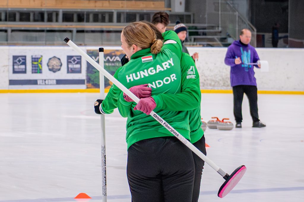 Rekordlétszám és kiélezett küzdelmek a 2026-os Curling MEFOB-on Győrben