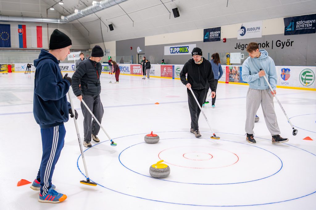 Rekordlétszám és kiélezett küzdelmek a 2026-os Curling MEFOB-on Győrben