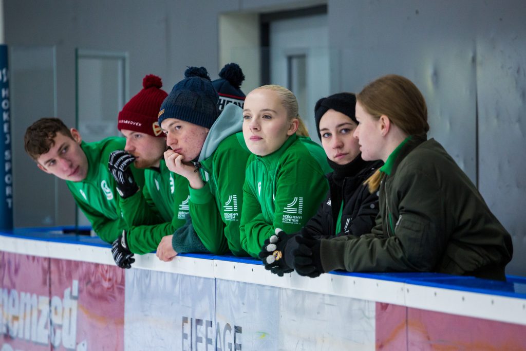 Rekordlétszám és kiélezett küzdelmek a 2026-os Curling MEFOB-on Győrben