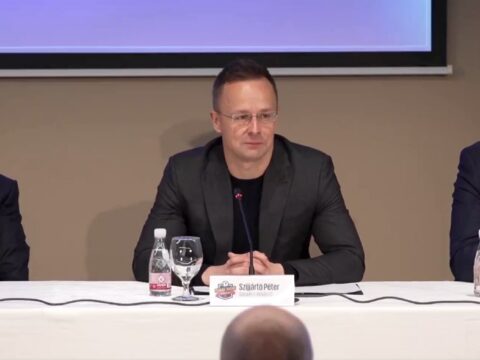 a budapest honved eros csapattal erkezik a puskas suzuki kupara