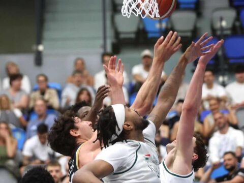 a kaposvar csap ossze a falcoval az elodontoben