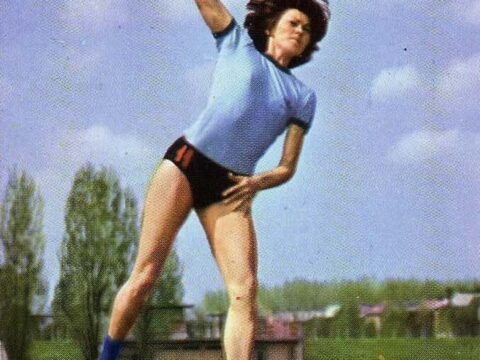 a tengerben nyugszik a magyar kezilabda kiralyno egy eve halt meg sterbinszky amalia