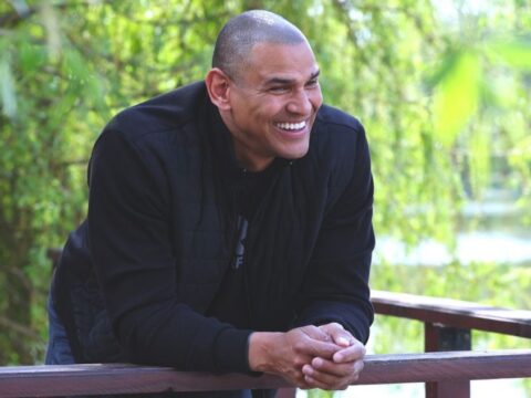 az elet es a rosszakarok pofoztak megis oriasi sztar lett meszaros domotorbol