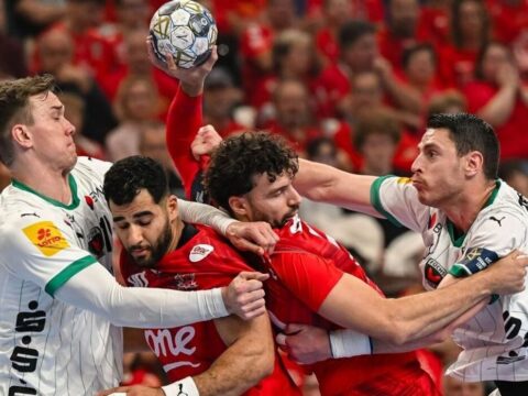 egy a jelszo veszpremben irany koln