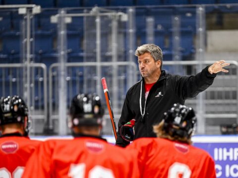 kedden kezdi a felkeszulest a ferfi jegkorong valogatott