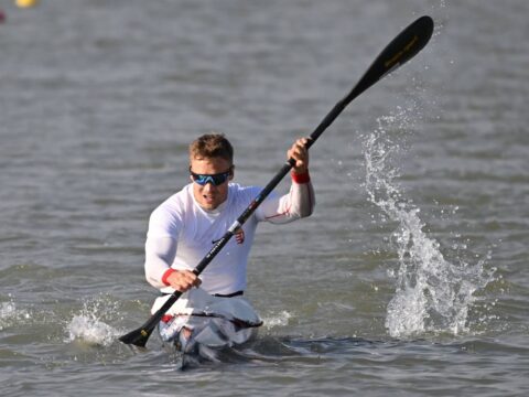 kopasz csikos fejes totka es kiss a nyitonap gyoztesei kozott