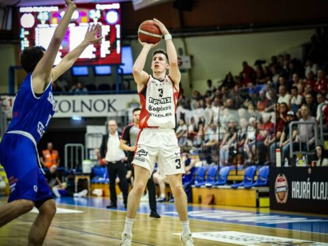 magabiztos hazai gyozelemmel inditotta a negyeddontot a bajnok szolnok