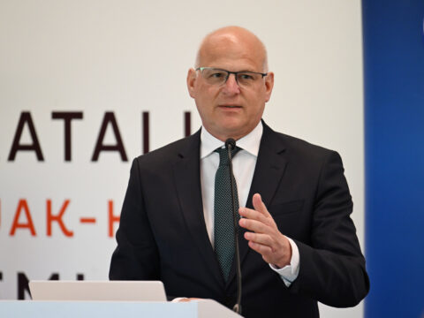 nem tartott bizalmi szavazast a magyar kajak kenu szovetseg kozgyulese schmidt gabor elnokkel szemben