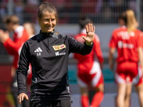 schafer andras noi edzoje vastag bort novesztett es tud kiabalni