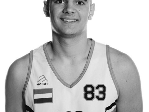 tragikus balesetben hunyt el a 19 eves pecsi kosarlabdazo