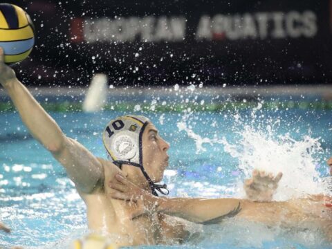 vigvari vince het golt szerzett az olimpiakosz ellen