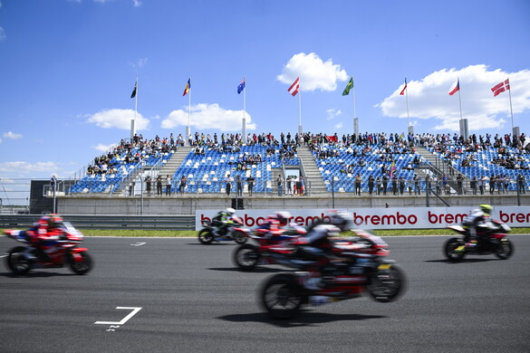 Bulega sporttörténeti győzelmet aratott a Balatonnál