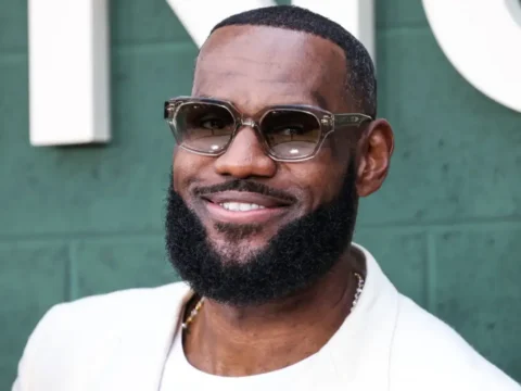 LeBron James a Philadelphia 76ers csapatához igazol