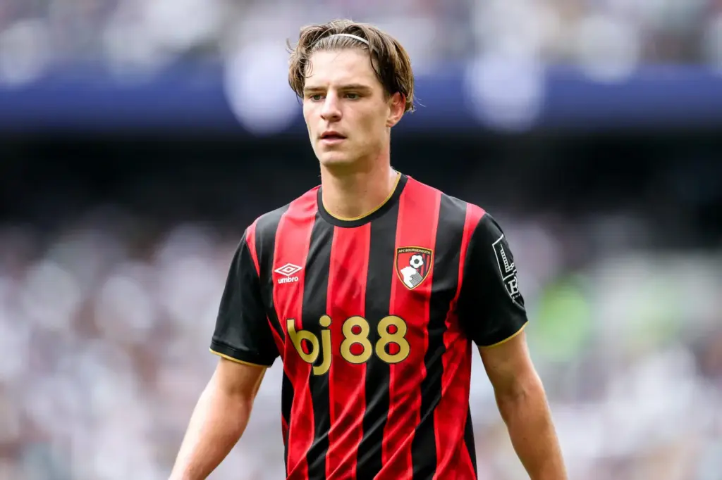Alex Scottot nem engedi el a Bournemouth a Chelsea-hez Alex Scottot nem engedi el a Bournemouth a Chelsea-hez