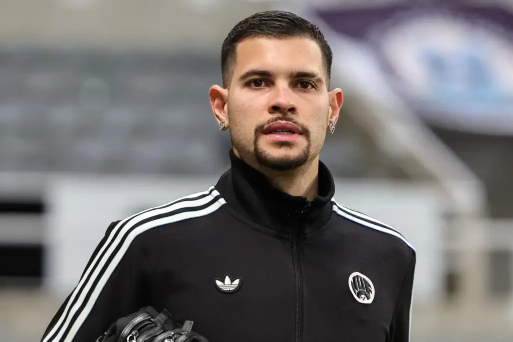 Bruno Guimarães 93 millió euróért válthat az Arsenalhoz Bruno Guimarães 93 millió euróért válthat az Arsenalhoz