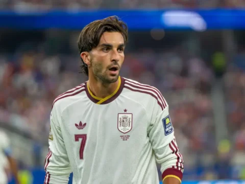 Sürgeti a PSG Ferran Torrest: döntés előtt a spanyol támadó