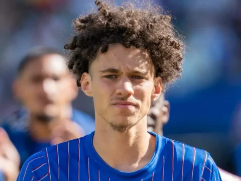 Maghnes Akliouche a PSG-hez igazolna a Liverpool ajánlata ellenére